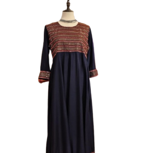Vestido Largo con Bordado Artesanal y Detalles Étnicos